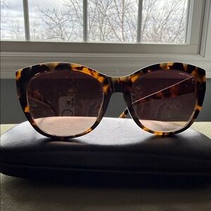Ann Taylor Luxury ATP914 Tortoiseshell Frame Sunglasses with Brown Tint.